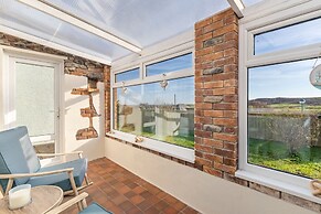 Gorse Cottage - Sea Views Village Centre