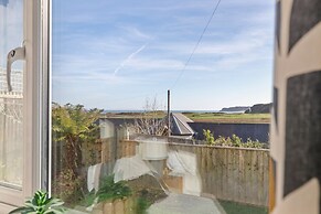 Gorse Cottage - Sea Views Village Centre