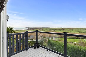 Blue Horizon - Spectacular Coastal Views