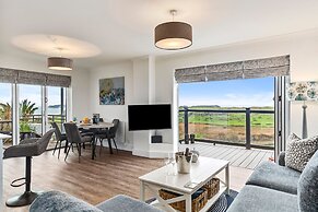 Blue Horizon - Spectacular Coastal Views