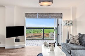 Blue Horizon - Spectacular Coastal Views