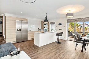 Blue Horizon - Spectacular Coastal Views