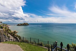 Sherbourne House - Seaside Apartment