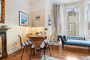 Sherbourne House - Seaside Apartment