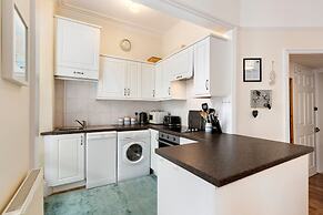 Sherbourne House - Seaside Apartment