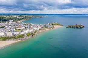 Sherbourne House - Seaside Apartment