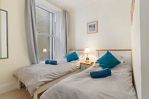 Sherbourne House - Seaside Apartment
