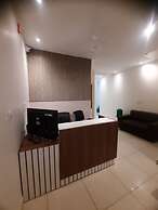 THE HIGHCLASS HOTEL