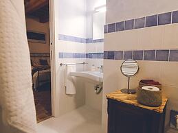 Manor in Marche With Pool & Adriatic Views