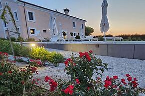 Amazing Villa in Monsano With Pool