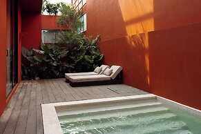 Five Stories Villa By SUOM