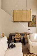 Five Stories Villa By SUOM