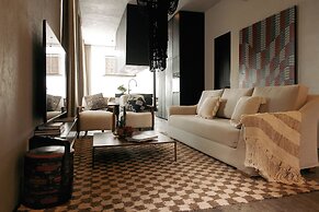 Five Stories Villa By SUOM