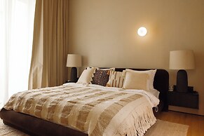 Five Stories Villa By SUOM