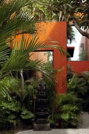 Five Stories Villa By SUOM