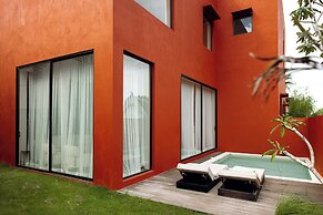 Five Stories Villa By SUOM