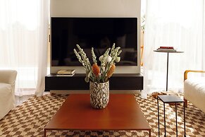 Five Stories Villa By SUOM