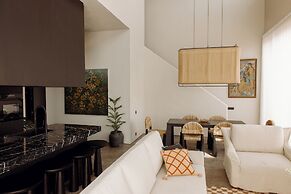 Five Stories Villa By SUOM