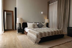 Five Stories Villa By SUOM