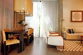 Five Stories Villa By SUOM