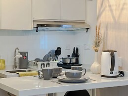 Neu Suites by Manhattan Group