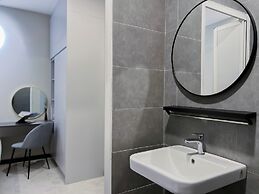 Neu Suites by Manhattan Group