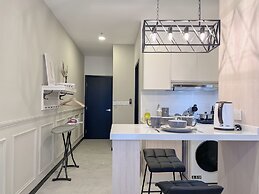 Neu Suites by Manhattan Group