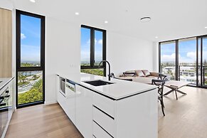 Waterfront Escape at Essentia