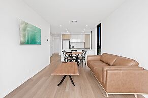 Waterfront Escape at Essentia