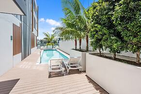 Waterfront Escape at Essentia