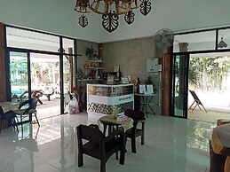 The Forest Hill Cafe & Homestay
