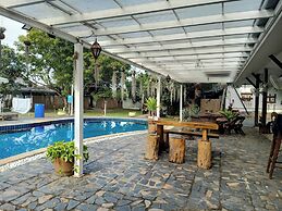 The Forest Hill Cafe & Homestay