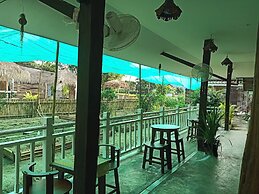 The Forest Hill Cafe & Homestay