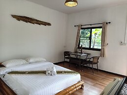 The Forest Hill Cafe & Homestay