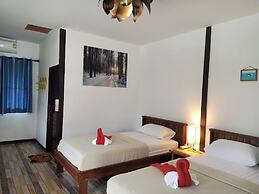 The Forest Hill Cafe & Homestay