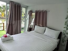 The Forest Hill Cafe & Homestay