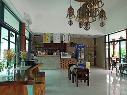 The Forest Hill Cafe & Homestay