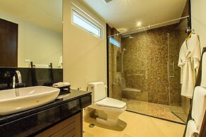 Dahlia 2 Bedroom Amazing Seaview