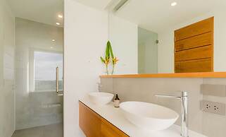 Yamu Hills Panoramic Ocean View 6 Bed Luxury Vila