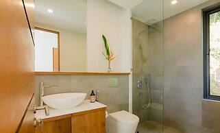 Yamu Hills Panoramic Ocean View 6 Bed Luxury Vila