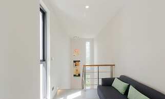 Yamu Hills Panoramic Ocean View 6 Bed Luxury Vila