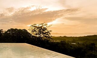 Yamu Hills Panoramic Ocean View 6 Bed Luxury Vila