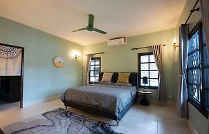 Kesorn Charming Authentic Thai Pool Villa Phuket