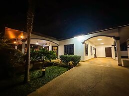 Kesorn Charming Authentic Thai Pool Villa Phuket