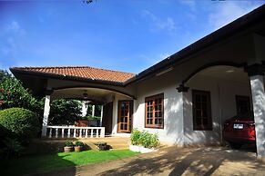 Kesorn Charming Authentic Thai Pool Villa Phuket