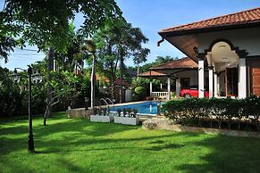 Kesorn Charming Authentic Thai Pool Villa Phuket