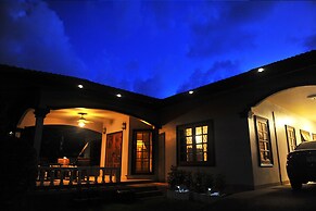 Kesorn Charming Authentic Thai Pool Villa Phuket