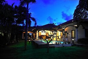 Kesorn Charming Authentic Thai Pool Villa Phuket