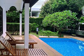 Kesorn Charming Authentic Thai Pool Villa Phuket