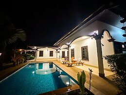 Kesorn Charming Authentic Thai Pool Villa Phuket